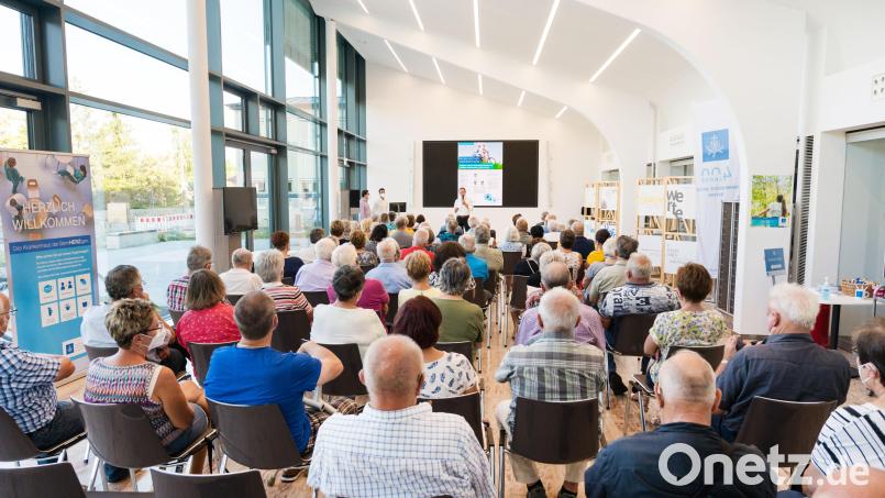 Beim Patientenforum im Krankenhaus St. Barbara drehte sich alles um das Thema &quot;Künstliche Gelenke&quot;. Bild: Stefanie Beer/exb