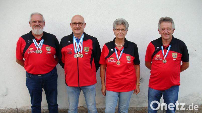 Die erfolgreichen Medaillengewinner (von links): Georg Pickelmann, Josef Singer, Ingrid Schmer und Fritz Seegerer. Bild: smr