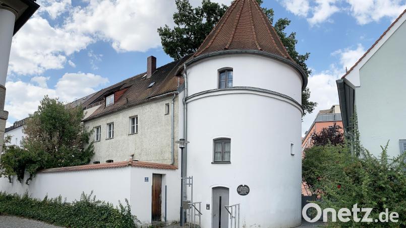Wo Weiden auf romantisch macht: Flurerturm und Milchladl bilden einen reizvollen Winkel in der Scheibenstraße. Bild: Gabi Schönberger
