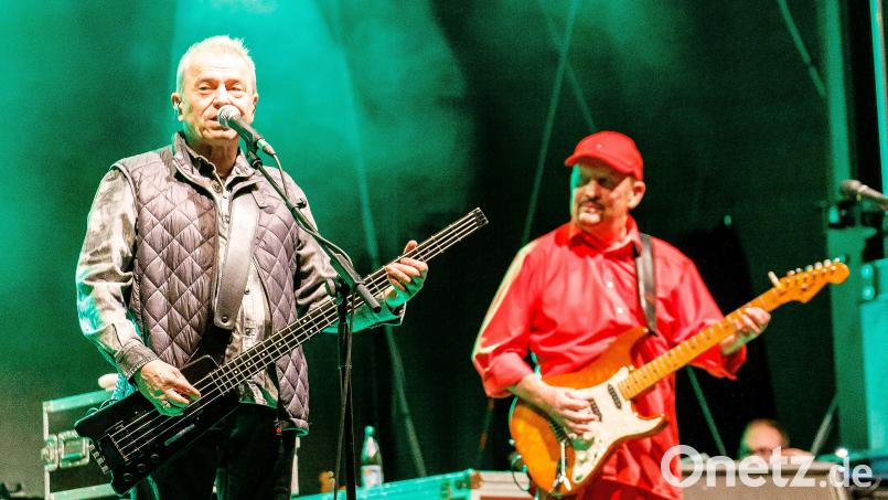 Die Spider Murphy Gang mit Frontmann Günther Sigl (links) und Gitarrist Barny Murphy tritt am 1. September beim mehrtägigen &quot;Zelt-Kultur-Festival&quot; auf, das rund um die Oberpfalzhalle stattfindet. Bild: sus