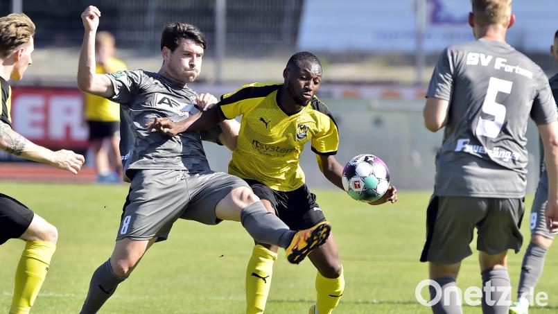 Banding Jawara (Mitte) wird vermutlich Monate ausfallen. Archivbild: Hubert Ziegler