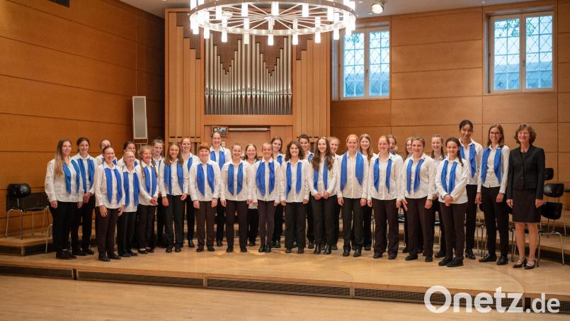 Die Mädchenkantorei am Freiburger Münster gastiert am kommenden Sonntag um 19 Uhr in der Pfarrkirche in Erbendorf. Bild: Daniel Wanders, Mädchenkantorei Freiburg/exb