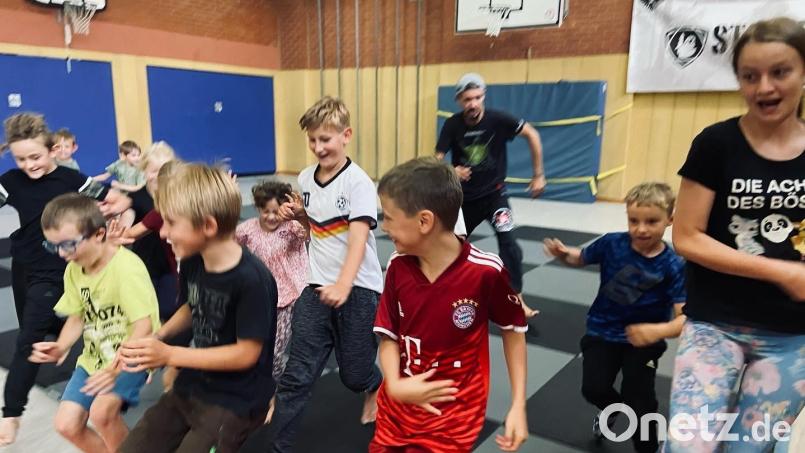 Im Kurs "Selbstbehauptung und Selbstverteidigung für Kids" lernten Kindern zwischen 7 und 12 Jahren, wie sie Gefahrensituationen erkennen und vermeiden und sich notfalls schnell in Sicherheit bringen können. Bild: exb