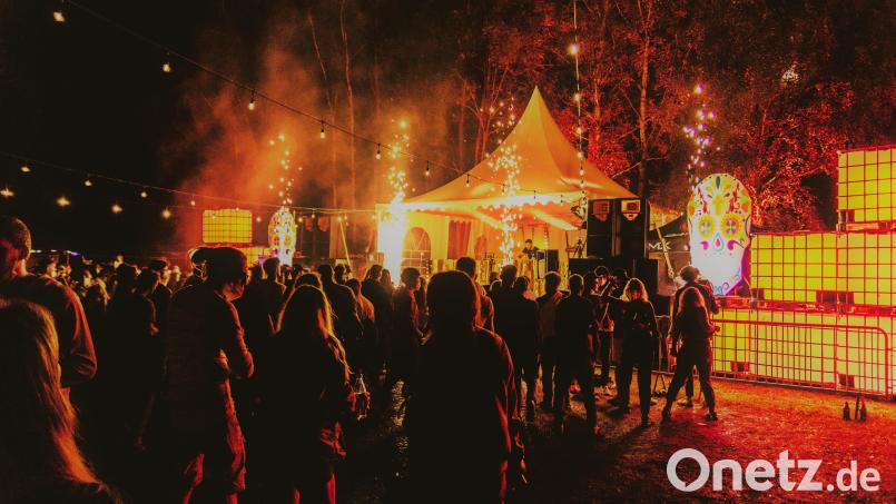 Feierstimmung herrschte 2021 beim &quot;AfterWorld&quot;-Open-Air in Immenreuth. Die Musik wurde von einigen Bürgern in Immenreuth als Lärmbelästigung wahrgenommen. Gibt es heuer Auflagen zur Lautstärke? Archivbild: ShedowPics Media/exb