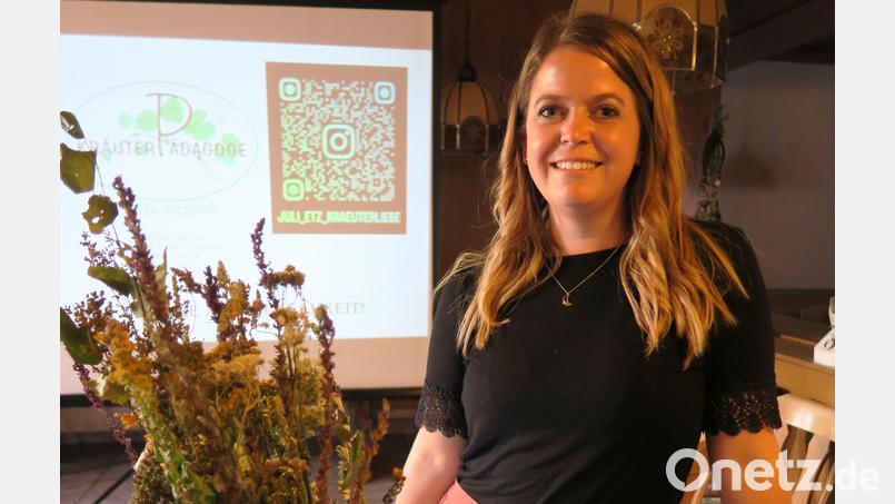 Julia Etzold hat die Ausbildung zur Kräuterpädagogin abgeschlossen und hielt beim Gartenbauverein Edelsfeld ihren ersten Vortrag in der Öffentlichkeit. Bild: gru