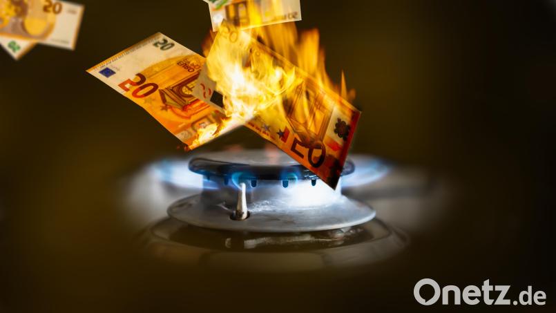 Verheizt: Gas wird teurer, Verbraucher müssen ab Herbst deutlich mehr für das Heizen mit Gas bezahlen. Auch Versorger aus der Region reagieren darauf – auf was sich Verbraucher aus der Oberpfalz einstellen müssen. Bild: winyu / Adobe Stock