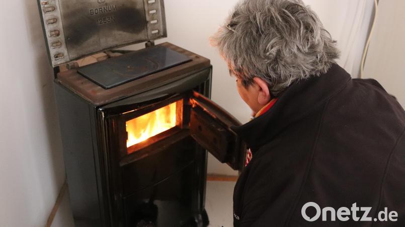 Bereits ausgemusterte Holzöfen dürfen für ein Jahr weiter betrieben werden – unter strengen Voraussetzungen. Bild: mfh