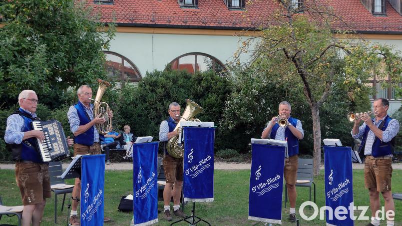 S&#039;Vils-Blech spielten bei der Sonntagsserenade im Maltesergarten gekonnt auf. Bild: Wolfgang Steinbacher