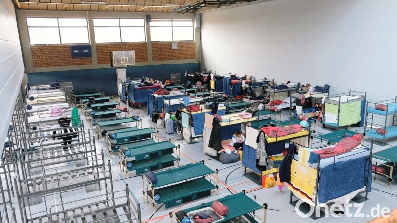 Im März fanden in der Mehrzweckhalle Eschenbach rund 80 ukrainische Geflüchtete eine Bleibe. Mittlerweile sind alle Betten abgebaut. Die Flüchtlinge wurden vorwiegend in Privatwohnungen untergebracht. Bild: exb