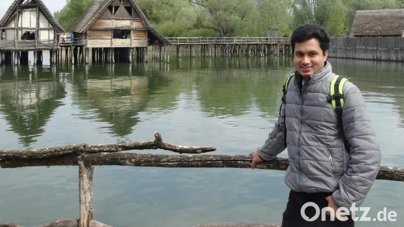 Der neue Pfarrvikar der Pfarreiengemeinschaft Wiesau-Falkenberg, Pater James George, stammt aus Kerala (Südindien). Der junge Geistliche ist Mitglied des Karmeliten-Ordens. Bild: Pater James George/exb