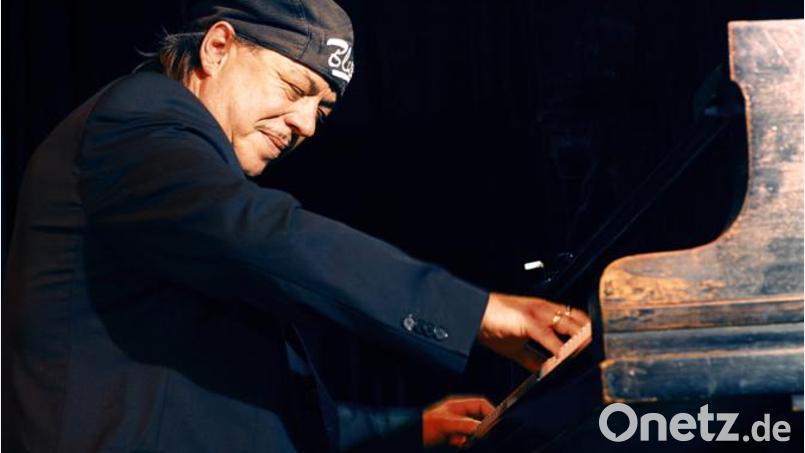 Christian Willisohn, geboren in München, hat sich weltweit in der Blues-Szene einen Namen gemacht. Im Kunsthaus Waldsassen wird der Musiker am Samstag, 10. September, zu hören sein. Bild: Sascha Kletzsch/exb