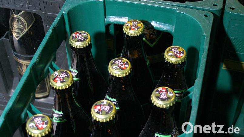 Einen Kasten Bier ließen Diebe in Schwandorf aus einer Garage mitgehen. Symbolbild: Heiko Wolfraum