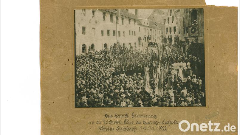 5000 Menschen sollen 1922 auf den Beinen gewesen sein, als der Gesang- und Orchesterverein sein 75-jähriges Bestehen feierte. Bild: Archiv: Heger/exb