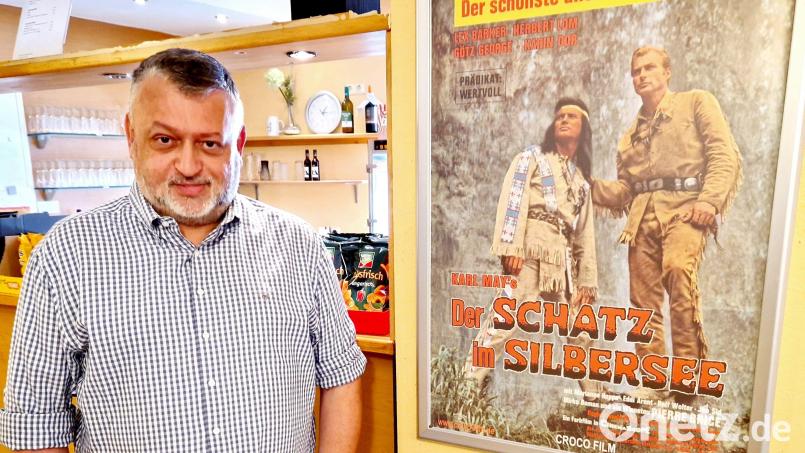 Der Schwandorfer Kinobetreiber Frederik Hohrath (&quot;Lichtwerk-Kino&quot;) ist ein bekennender Karl-May-Fan. So zeigt er bei einem kleinen Filmfestival am zweiten Septemberwochenende auch den &quot;schönsten aller Karl-May-Filme&quot;, nämlich &quot;Der Schatz im Silbersee&quot;. Bild: Thomas Dobler
