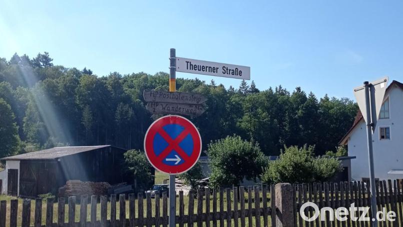 In der Theuerner Straße in Ebermannsdorf gilt nun ab dem Eschenweg bis zur Hauptstraße ein absolutes Halteverbot. Bild: Gemeinde Ebermannsdorf/exb