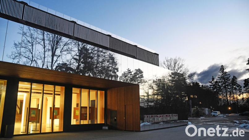 Im Gymnasium Neustadt/WN gehen die Lichter wieder an. Das neue Schuljahr bringt einige Neuerungen. Bild: Gabi Schönberger
