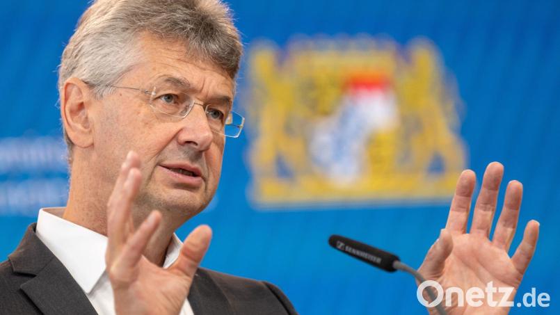 Michael Piazolo, (Freie Wähler), spricht. Bild: Peter Kneffel/dpa/Archivbild