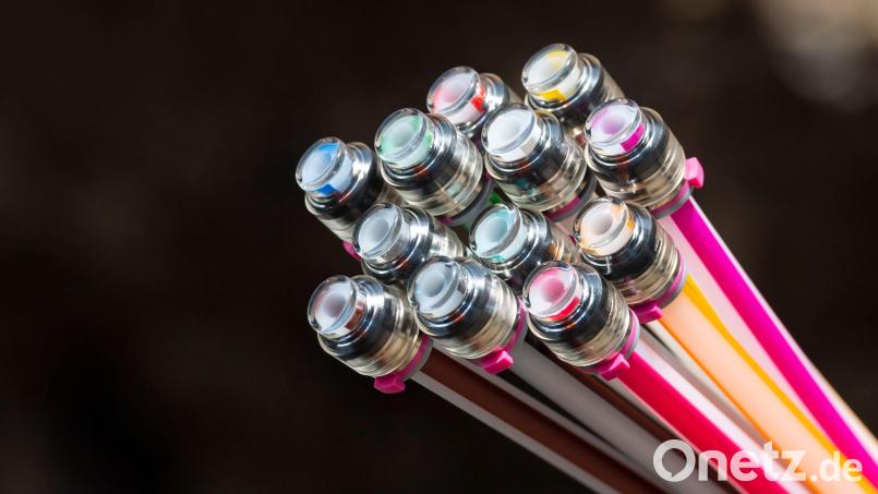 Ausgaben in Höhe von rund 63.000 hatte der Schulverband Erbendorf wegen des Glasfaseranschlusses, der für die Schulen notwendig ist. Symbolbild: Matthias Rietschel/dpa
