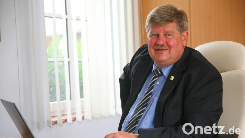 Etzenrichts Bürgermeister Martin Schregelmann feiert am Samstag 60. Geburtstag. Bild: war