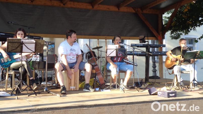 Die "Hutze-Combo" eröffnet den Konzert-Abend auf dem Marktplatz. Archivbild: amö