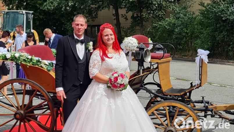 Inessa Maure und Tobias Maure geben sich in der Waidhauser Pfarrkirche das Ja-Wort. Bild: fjo