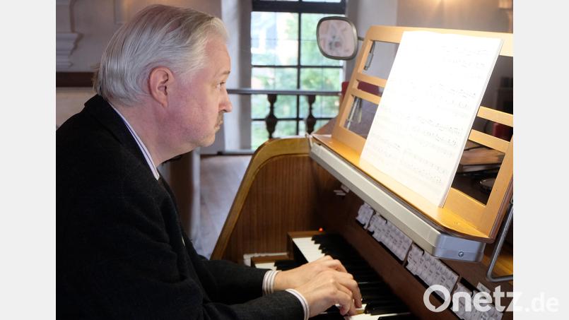 Auf der Königin der Instrumente, der Orgel, zeigt sich Kantor Andreas Kunz einmal mehr als Meister seines Faches. Er brilliert mit seinen Darbietungen. Bild: le