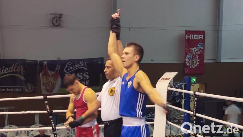 Kirill Burbach in Siegerpose. Bild: mzi
