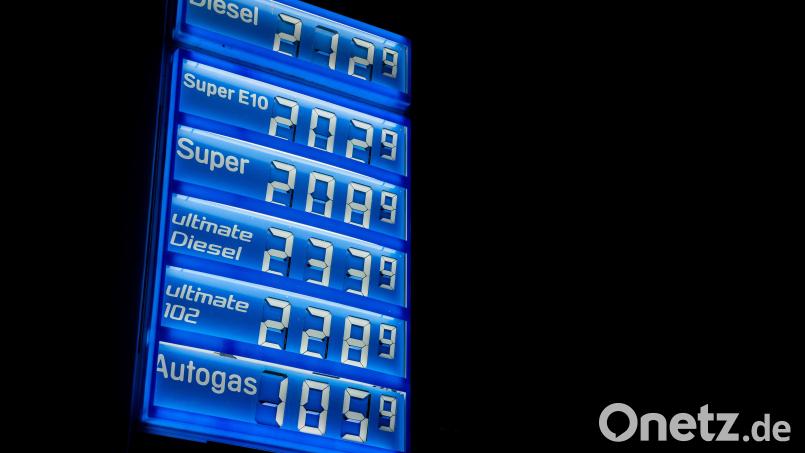 Die bayerische Staatsregierung will erreichen, dass die Steuern auf Benzin und Diesel längerfristig auf das europarechtlich mögliche Mindestmaß gesenkt werden. Symbolbild: Christoph Soeder