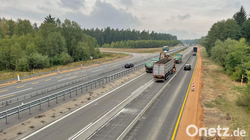 Die Arbeiten auf der A 93 zwischen Teublitz und Schwandorf-Süd dauern noch bis Ende Oktober an. Bild: Thomas Stegerer/exb