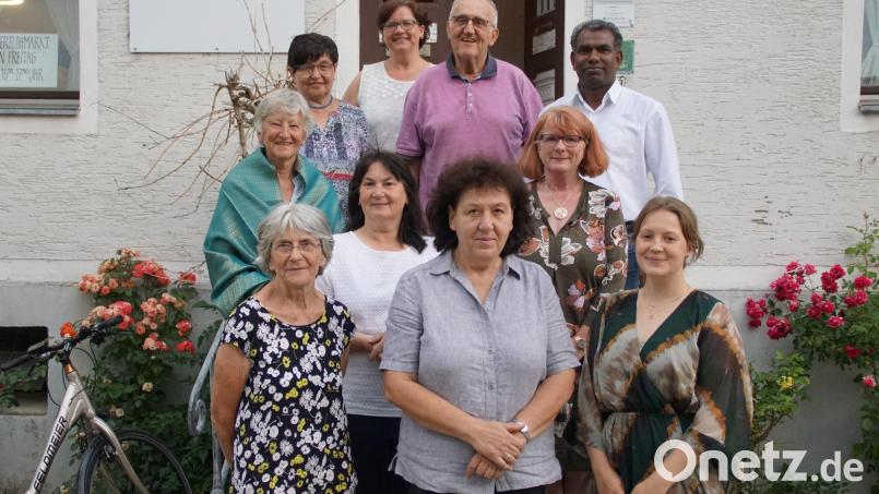 Beim Verein "Zukunft in Würde" wurde ein neues Führungsgremium gewählt. Außerdem schieden zwei Mitglieder aus dem Vorstand aus. Bild: Ludwig Höcherl/exb