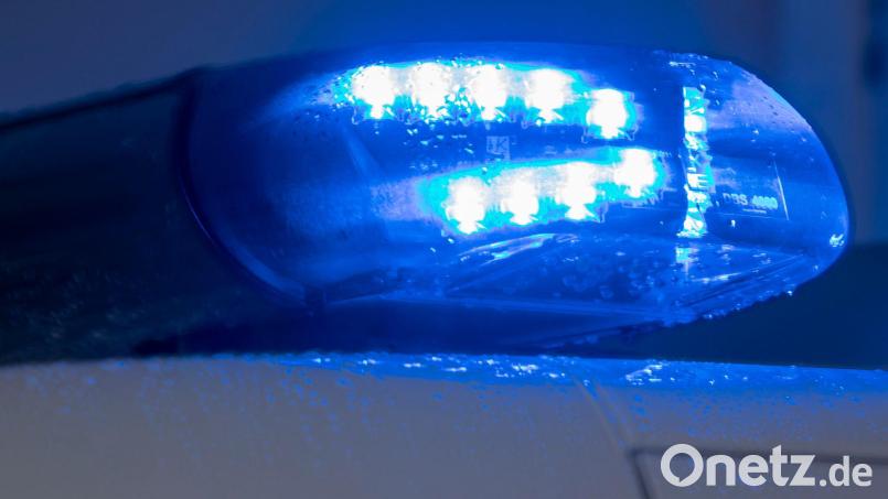 Aus einem Briefkasten in Arzberg ist eine Konto-Karte gestohlen worden. Die Polizei bittet um Hinweise. Symbolbild: Jens Büttner/dpa