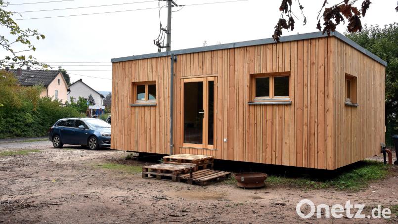 Für die Benutzung der Waldkindergarten-Hütte fehlt noch die Baugenehmigung. Gefertigt hat die Unterkunft ein Schreiner aus der Region auf Initiative der Stadt Schnaittenbach. Bild: Stephan Huber