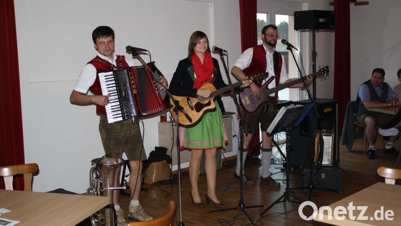 Zum sechsten &quot;Zoigl mit Musik&quot; kommt wieder das Trio &quot;Mir kiener Bairisch&quot; aus Wittschau nach Zessau. Bild: bjp