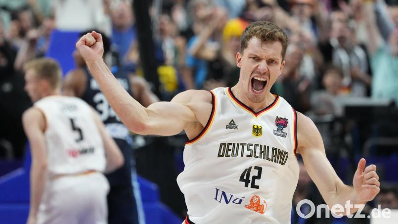 Der Erfolg der deutschen Basketballer hat mehr Gesichter als nur die der NBA-Stars wie Schröder, Theis oder Wagner. Auch Spieler wie Dreierexperte Andreas Obst haben mit wichtigen Punkten und Aktionen das DBB-Team getragen. Bild: Soeren Stache/dpa