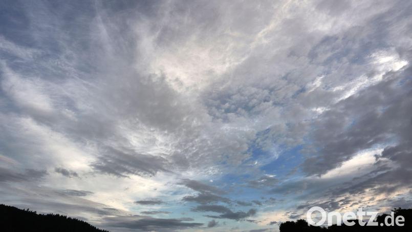 Das Wetter kann sich noch nicht recht entscheiden. Sonne und Regen geben sich bei kühlen Temperaturen die Klinke in die Hand. Bild: Thomas Frey/dpa/Symbolbild