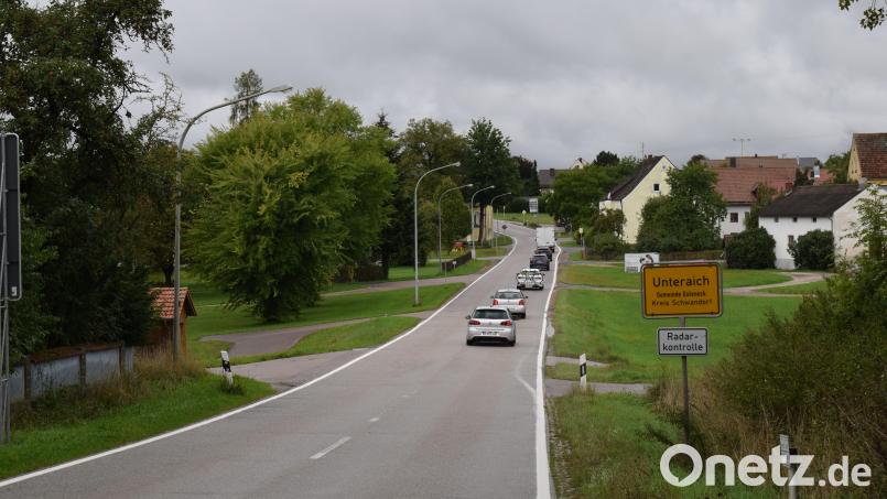 Die Ortsdurchfahrt von Unteraich ist eine vielbefahrene Straße. Eine Umgehungsstraße käme dem Wunsch der Bevölkerung sehr entgegen. Bild: bnr