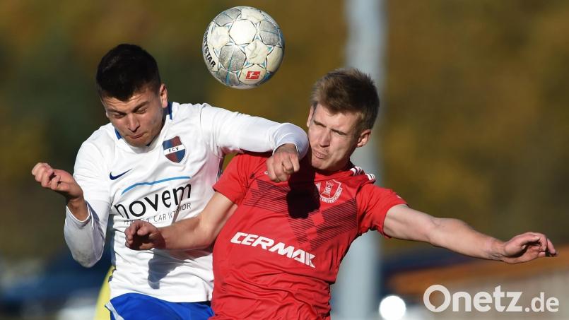 Mit einem 2:2-Unentschieden endete vor knapp einem Jahr das Derby zwischen dem FC Vorbach und SC Kirchenthumbach. Beide Mannschaften wollen am Sonntag über gewonnenen Zweikämpfe zum Erfolg kommen. Bild: Büttner, Gerhard