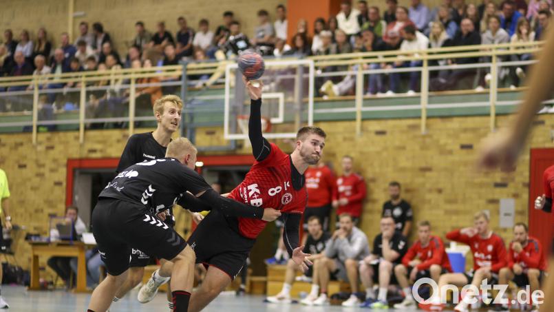 Jonas Rohrbach (rechts) war mit acht Treffern bester Torschütze des HC Sulzbach. Bild: Michael Ott