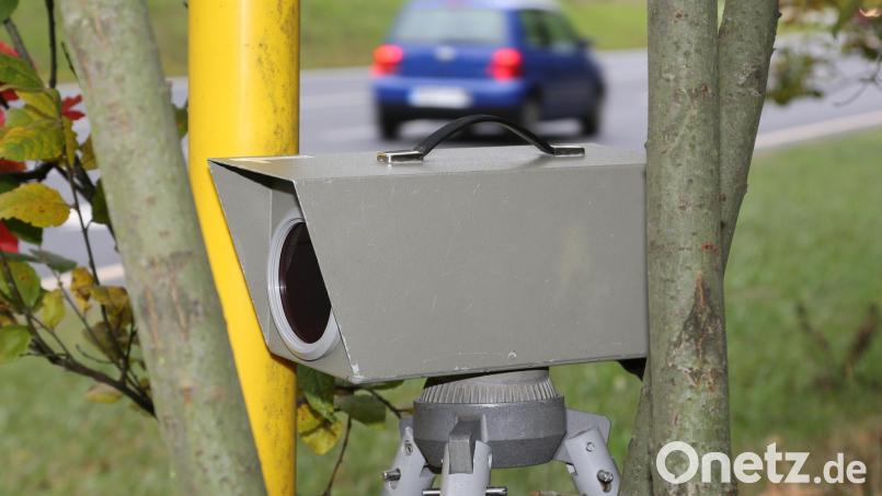 Ganze 152 Kilometer pro Stunde ist ein Fahrer auf der B 85 gefahren. Symbolbild: Götz