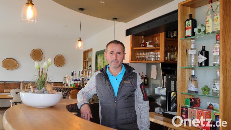 Vor ein paar Jahren hat Norbert Richthammer das ehemalige Fizzz umgebaut und in &quot;S&#039;Wirtshaus&quot; umbenannt. Seither erfreut sich das Gasthaus auch als Speiselokal reger Nachfrage. Trotzdem soll es diesen Winter über geschlossen bleiben. Bild: Wolfgang Steinbacher