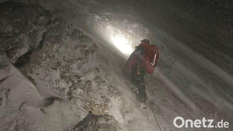 Rettungskräfte in Ramsau bei Berchtesgaden suchen am Hochkalter nach einem vermissten Wanderer. Bild: Bergwacht Ramsau/dpa/Archivbild