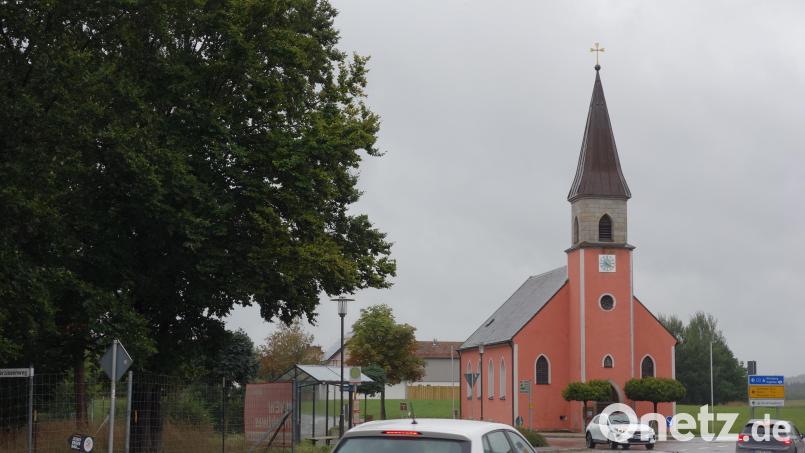 Zum Herbstbeginn bietet die Waidhauser Autobahn- und Radwegekirche zwei besondere Ereignisse an der Grenze.. Bild: fjo