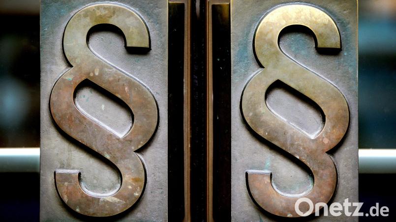 Weil er zu unrecht Arbeitslosengeld kassierte, musste sich ein 35-Jähriger vor dem Amtsgericht Schwandorf verantworten. Bild: Oliver Berg/dpa