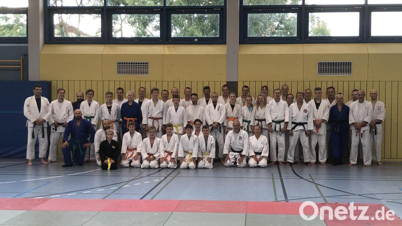 Die Lehrgangsteilnehmer lernten viel über Vielfältigkeit und Vielseitigkeit im Ju-Jutsu. Bild: Stefan Haberl/exb