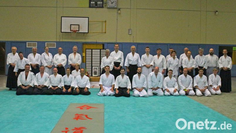 Aus Tschechien und Deutschland kamen die Teilnehmer zum Jahrestraining zusammen. Sie übten die elegante Verteidigungskunst in der Stilrichtung Stiftland-Aikido. Bild: Gottfried Fröhlich/exb