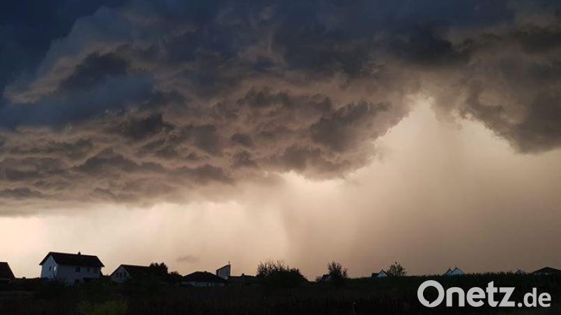 Platzregen kann den Verkehr kurzzeitig behindern. Symbolbild: Harald Donhauser