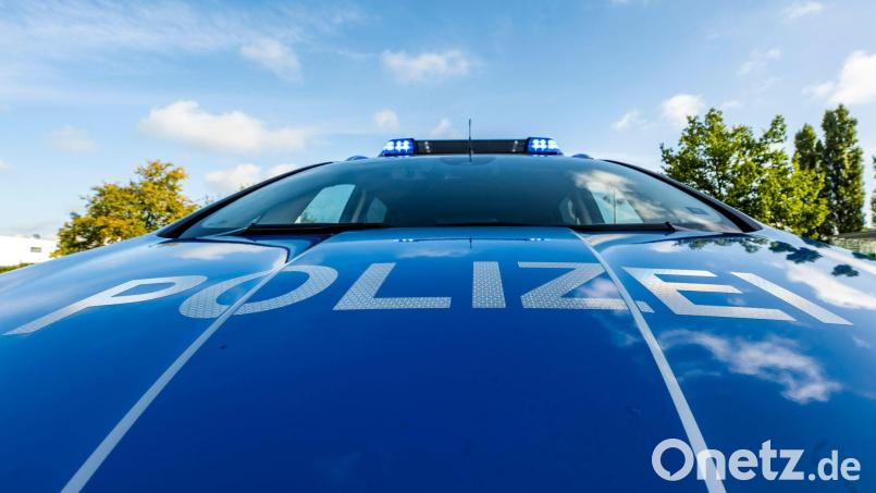 Diesel-Diebe hatten es in Mitterteich auf einen Lkw abgesehen. Symbolbild: David Inderlied/dpa/Illustration