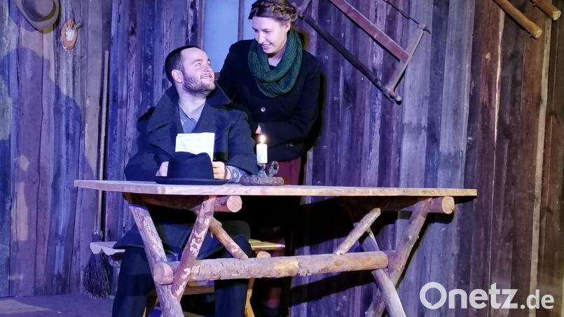 Szenenbild aus dem Stück "Am Wegweiser zum 7. Himmel". Bild: Melanie Heinrich/exb