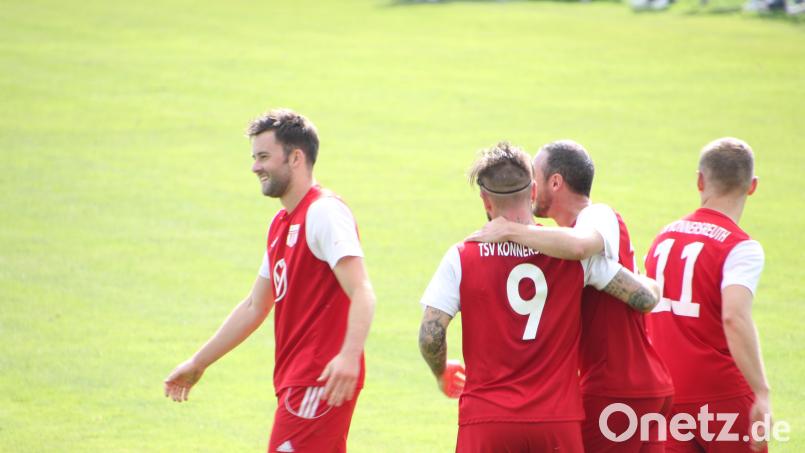 Der TSV Konnersreuth freute sich am Sonntag über einen 2:1-Derbysieg gegen den SV Mitterteich II. Bild: kro