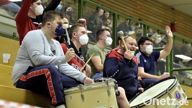 Auch die Unterstützung von der Tribüne half nicht: Der HC Sulzbach verlor sein erstes Heimspiel in der neuen Landesliga-Saison klar Archivbild: Hubert Ziegler